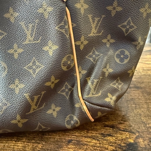Louis Vuitton Totally PM - Picture 15 of 17